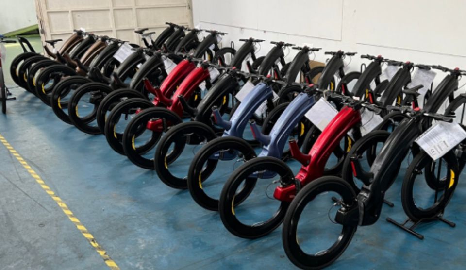 2023 Hubless E-Bike Reevo Ultimate Security, Smart Features, 37-Mile Range