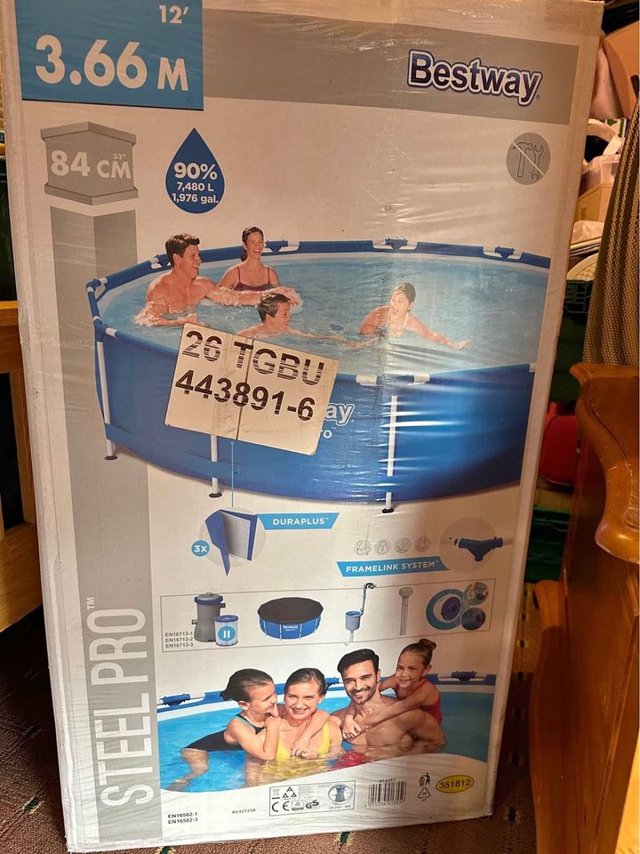 Pool 14 sqm with sand filter.